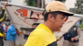 Bima Arya Menertibkan Bekas Alat Peraga Kampanye