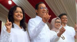 Anies Dapat Bekal Doa dari Ibunda Sebelum ke TPS