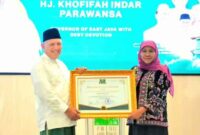 Khofifah Raih Penghargaan dari PWNU Jatim