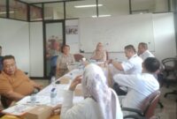Tim YLBH Pijar saat menghadiri undangan mediasi di Kantor Kecamatan Kalideres, Jakarta Barat (foto tim pijar)