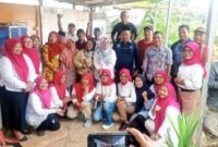 acara munggahan atau makan bersama diarea Urban Farming Semanan Sinergi. (foto/dok).