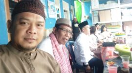 Mawan alias Bondeng bersama keluarga besarnya saat menghadiri Tradisi Lebaran Betawi Antar Kampung di Duri Kosambi, Jakarta Barat.(dok)